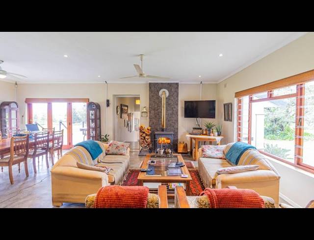 FARM FOR SALE IN KLEIN DRAKENSTEIN